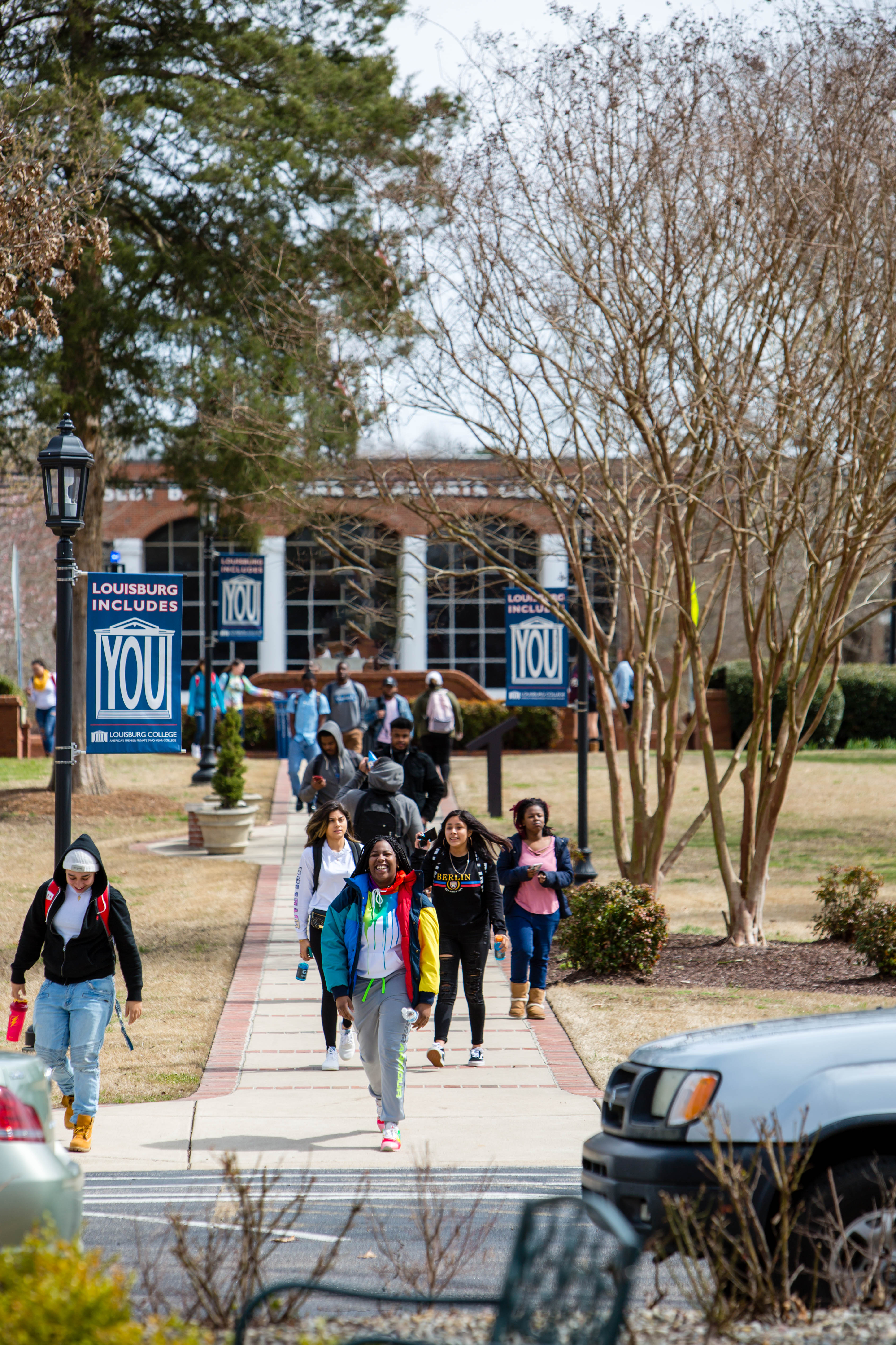 Students walking from class at Louisburg College 