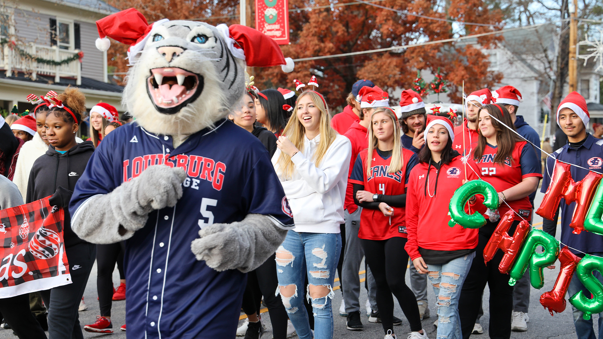 Cat 5 leading students in Christmas parade