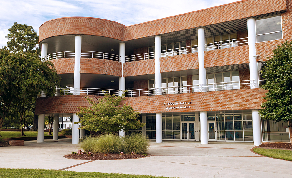 Link to the Louisburg College academic calendar.