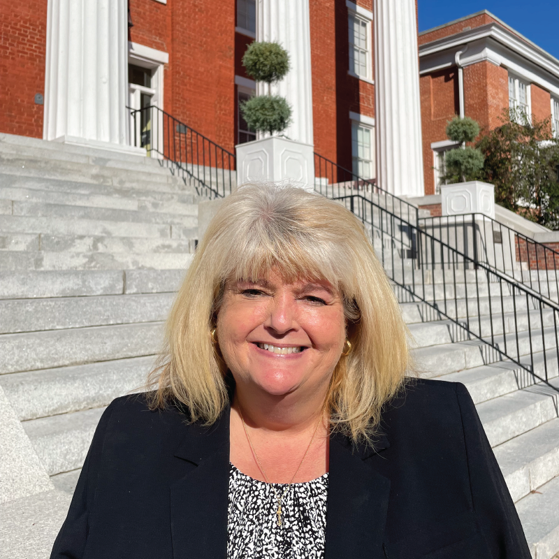 Tracey Dysart Foster has been named Vice President for Enrollment Management at Louisburg College. Tracey has 35 years of experience working in enrollment management at various colleges and universities and at the secondary school level.
